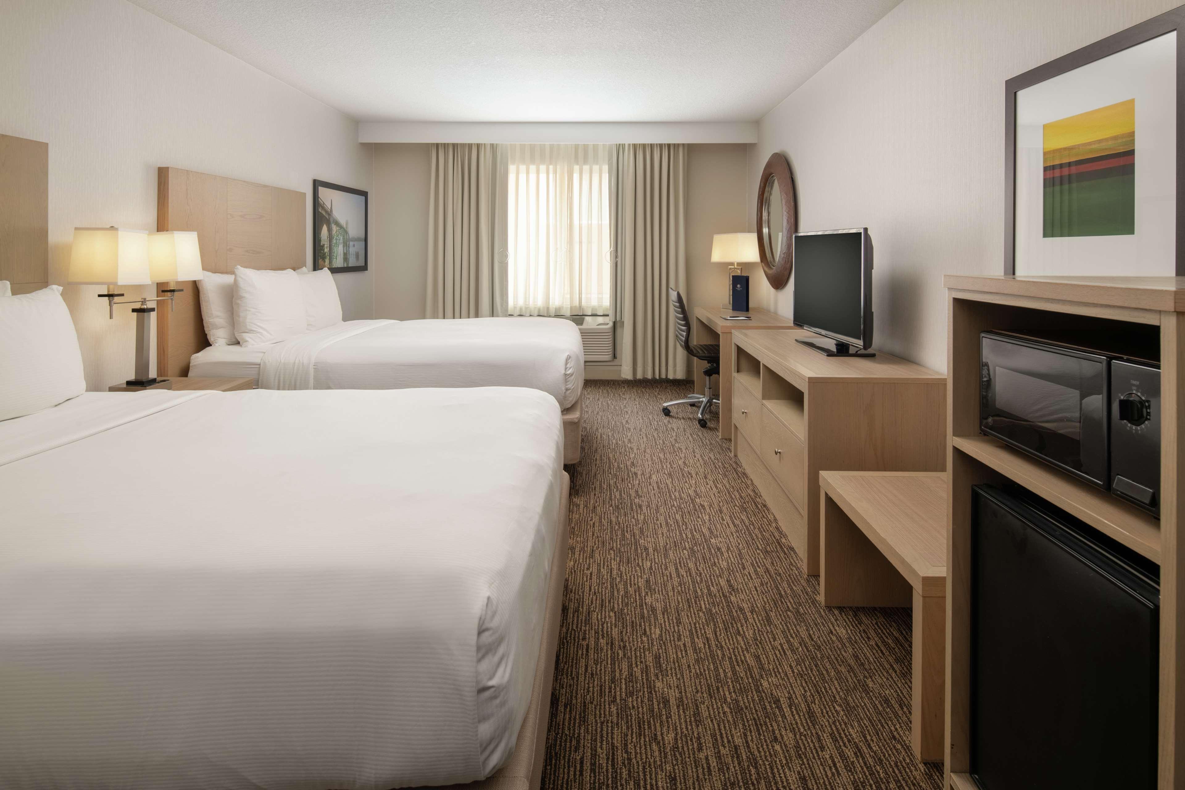 Doubletree By Hilton Portland Tigard Hotel Exterior photo