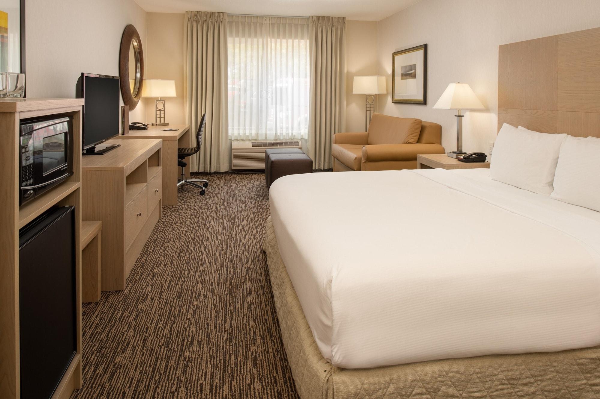 Doubletree By Hilton Portland Tigard Hotel Exterior photo