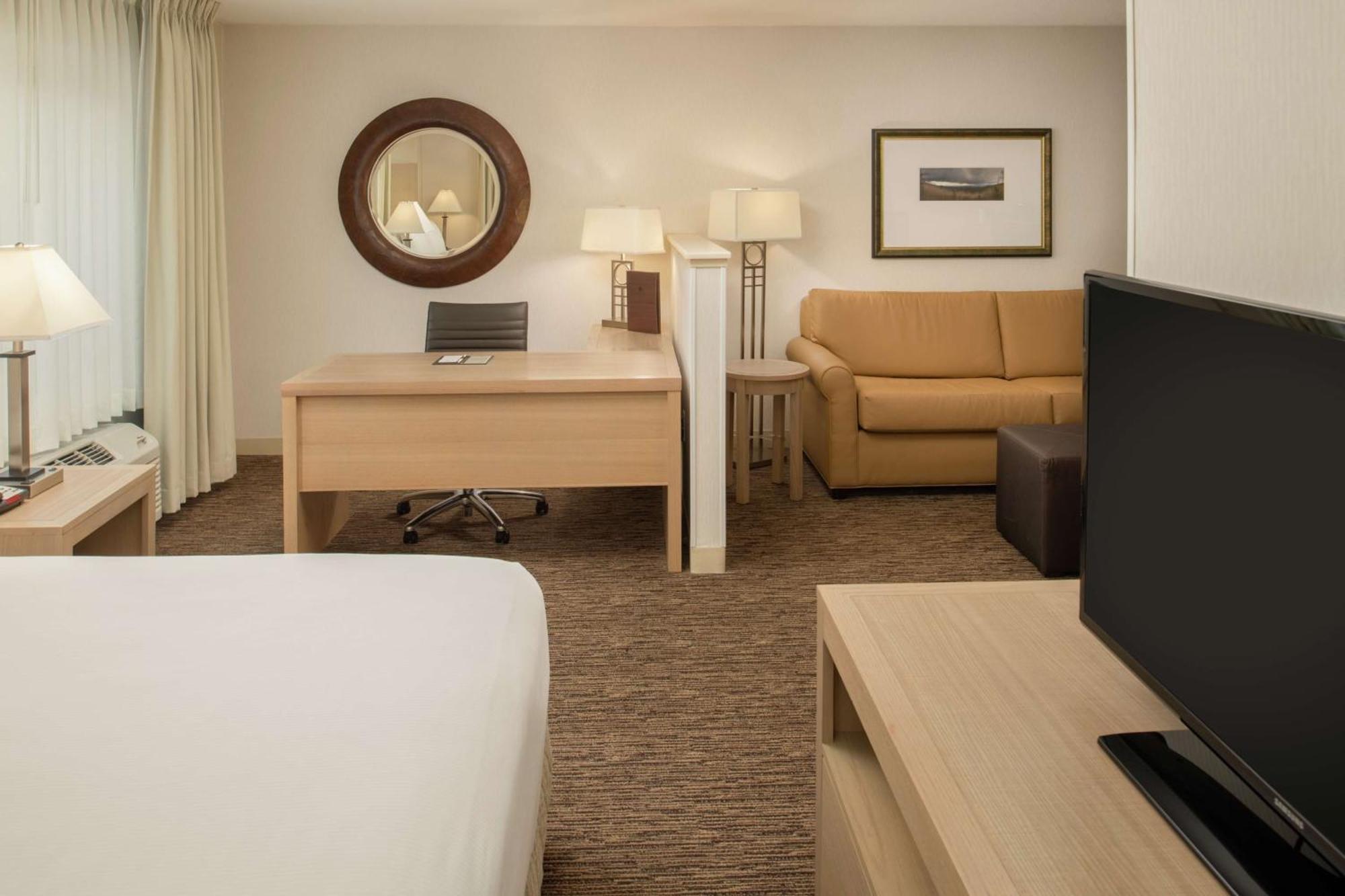 Doubletree By Hilton Portland Tigard Hotel Exterior photo